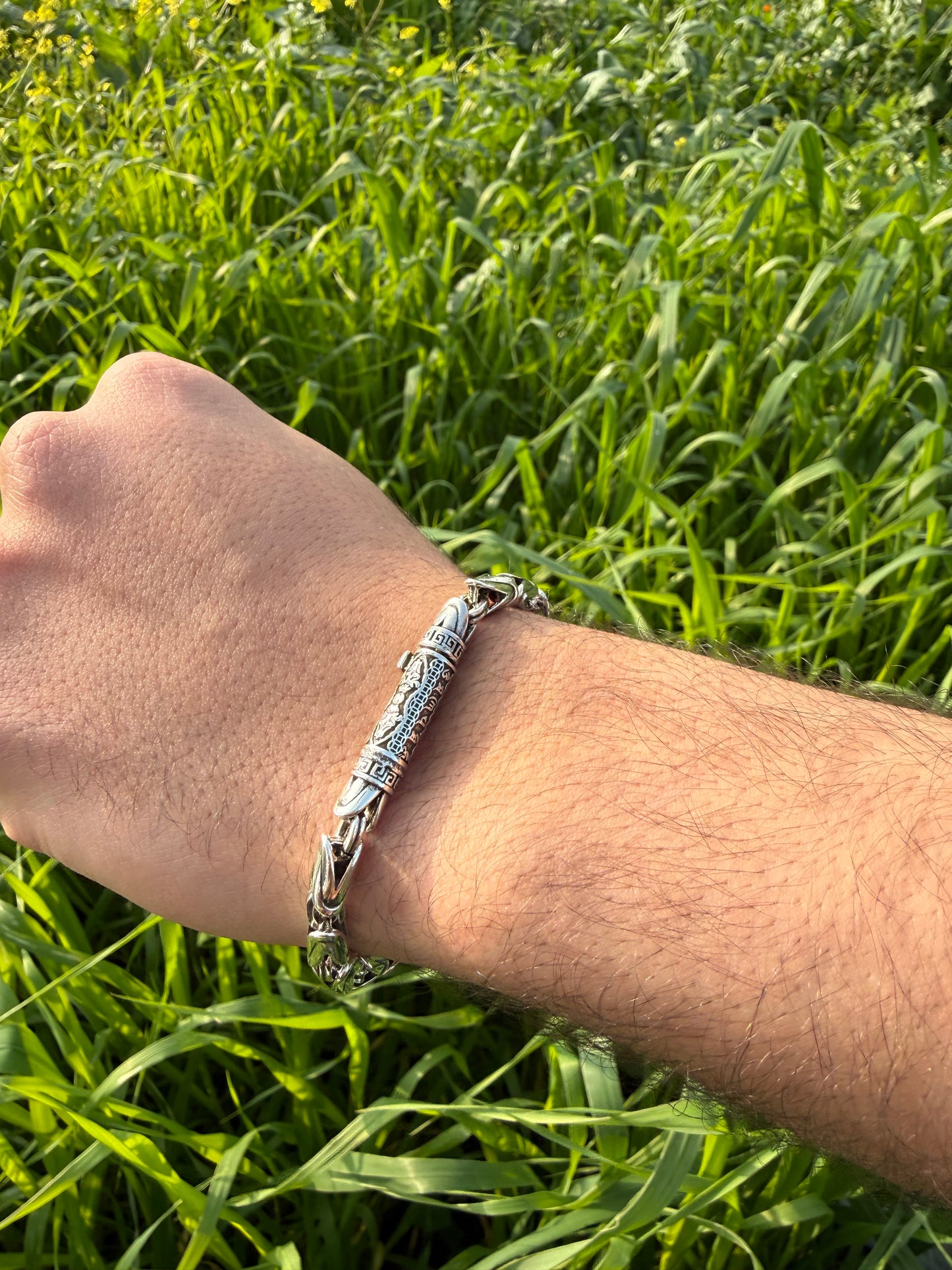 Bracelet Tressé à Pilon, Tendance Vintage et Élégance à la Mode