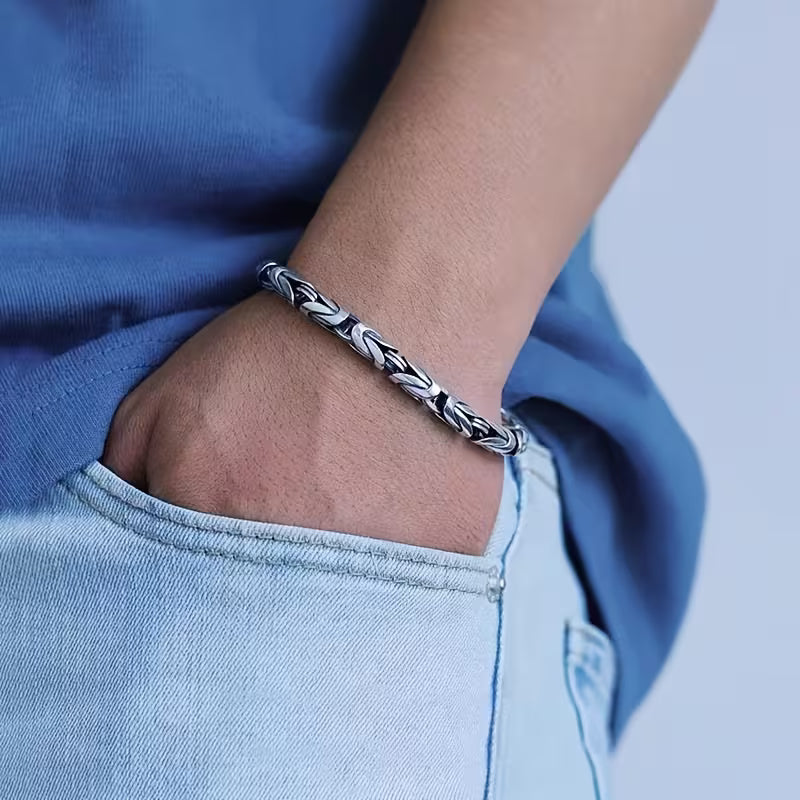 Bracelet Tressé à Pilon, Tendance Vintage et Élégance à la Mode